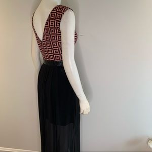 🚨SOLD 🚨 Geometric Sleeveless Maxi V Neck Dress CS0056